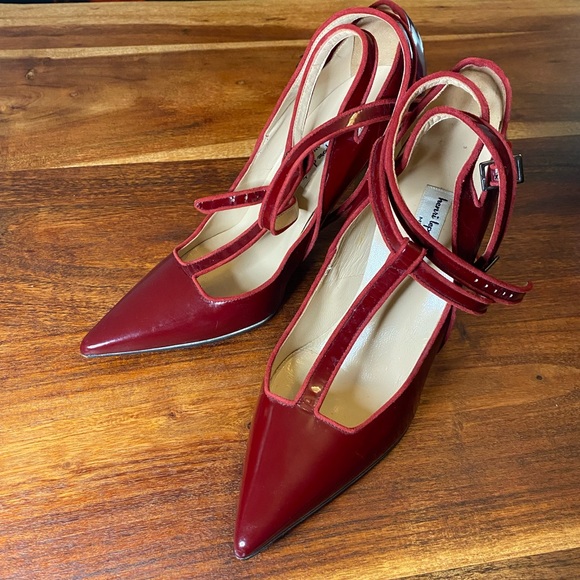 Henri Lepore Dezert Stunning Pump - Picture 9 of 9
